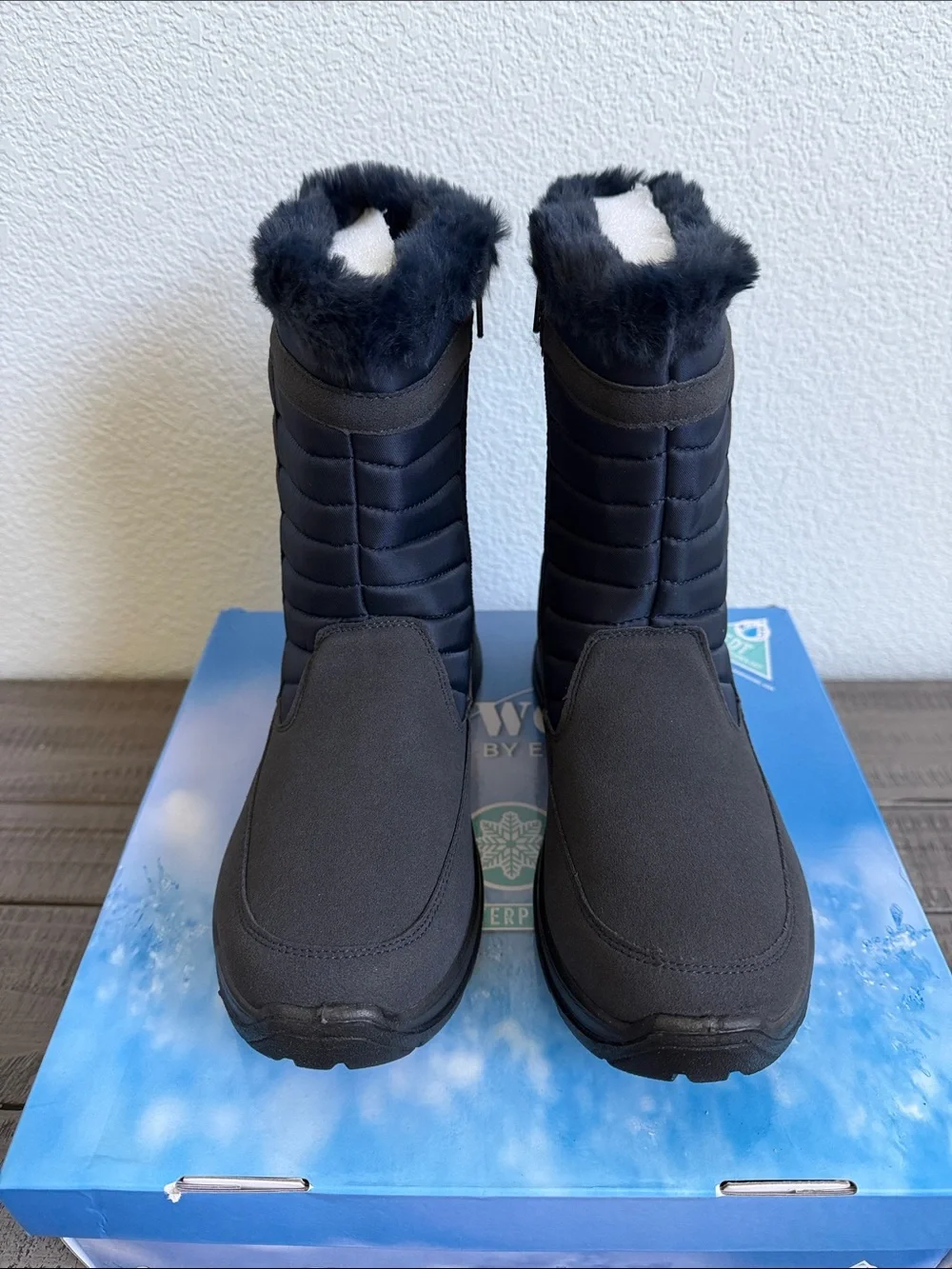 easy street Frazer Navy Insulated Winter Boots with Faux Fur Cuff NIB